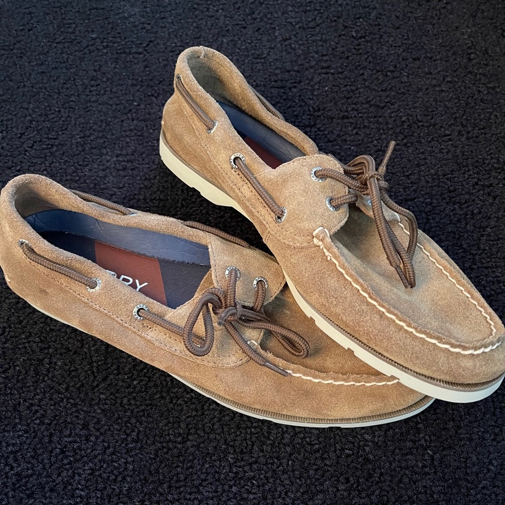 MENS SUEDE SPERRYS